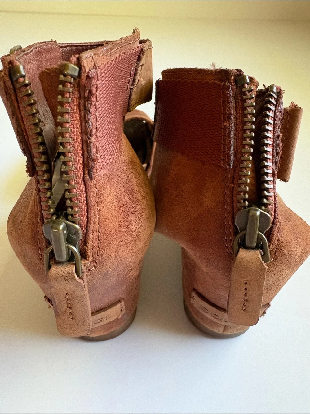 Sorel Joanie 2 Brown Ankle Strap Leather Wedge Sandals Open Toe Back Zip Size 10